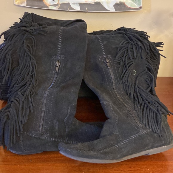 Minnetonka Tall Black Fringe Boots Size 6 - Picture 6 of 8